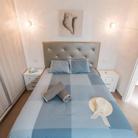 Casa Anemona With Terrace Shared Pool Sea Views And Free Wifi Puerto del Carmen (Lanzarote)