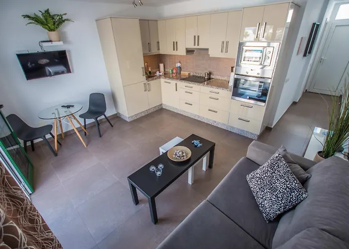 Casa Anemona With Terrace Shared Pool Sea Views And Free Wifi Apartamento Puerto del Carmen (Lanzarote)